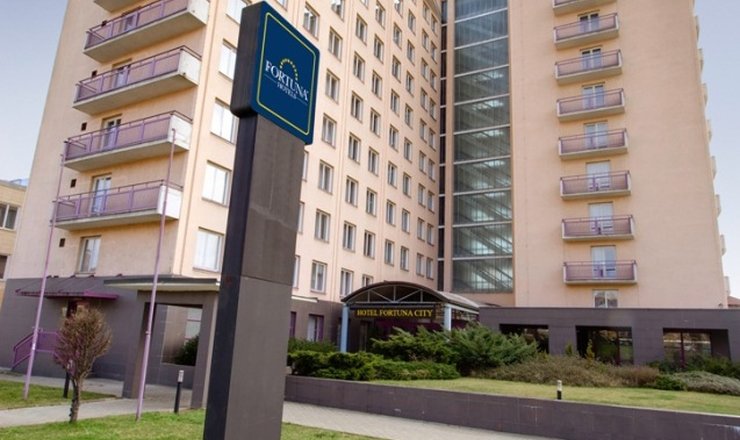 UNIKÁTNÍ ROBOTI ZÁCHRANÁŘI PŘEDSTAVENI V PRAŽSKÉM HOTELU FORTUNA CITY